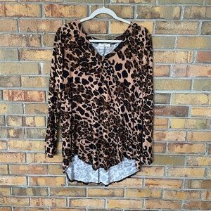 Zenana Outfitters Leopard Print Long Sleeve Top